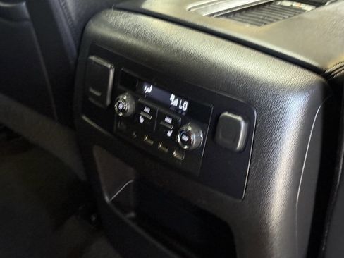 Used 2017 Chevrolet Suburban LT AWD/4WD image 38