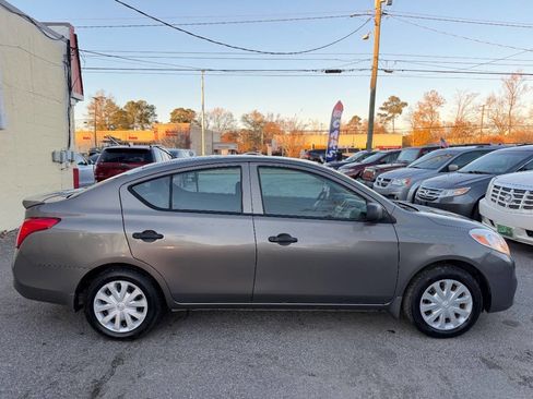 Used 2014 Nissan Versa S Plus image 4