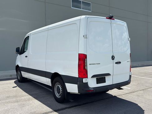 Used 2022 Mercedes-Benz Sprinter 1500 image 3