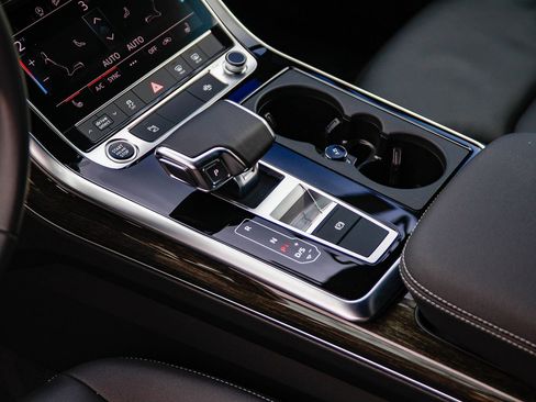 Certified 2025 Audi Q7 3.0T Premium w/ Convenience Package image 22