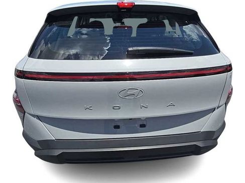 Used 2025 Hyundai Kona SE FWD image 5