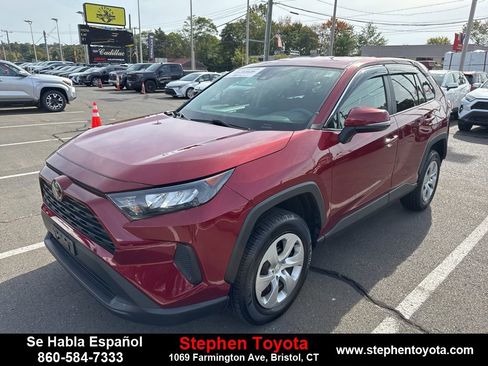 Used 2022 Toyota RAV4 LE image 4