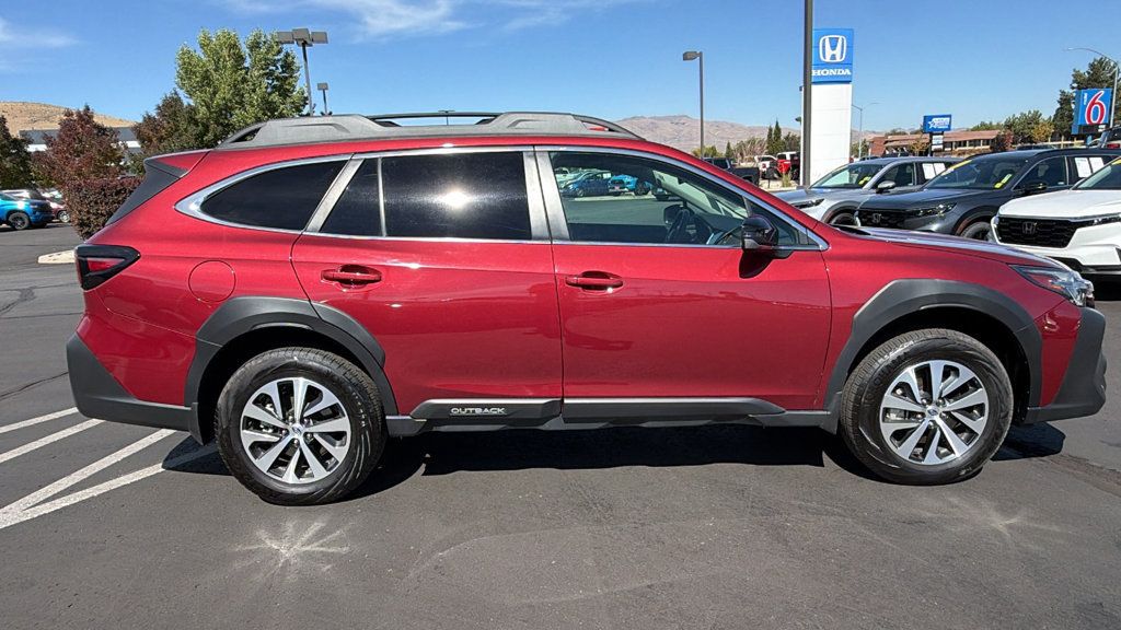 Used 2025 Subaru Outback Premium AWD/4WD image 2