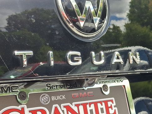 Used 2022 Volkswagen Tiguan SE FWD image 30
