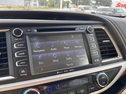 Used 2017 Toyota Highlander Limited w/ Protection Package #3 AWD/4WD image 37