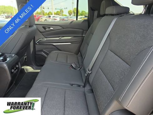 Used 2026 Chevrolet Traverse LT FWD image 13
