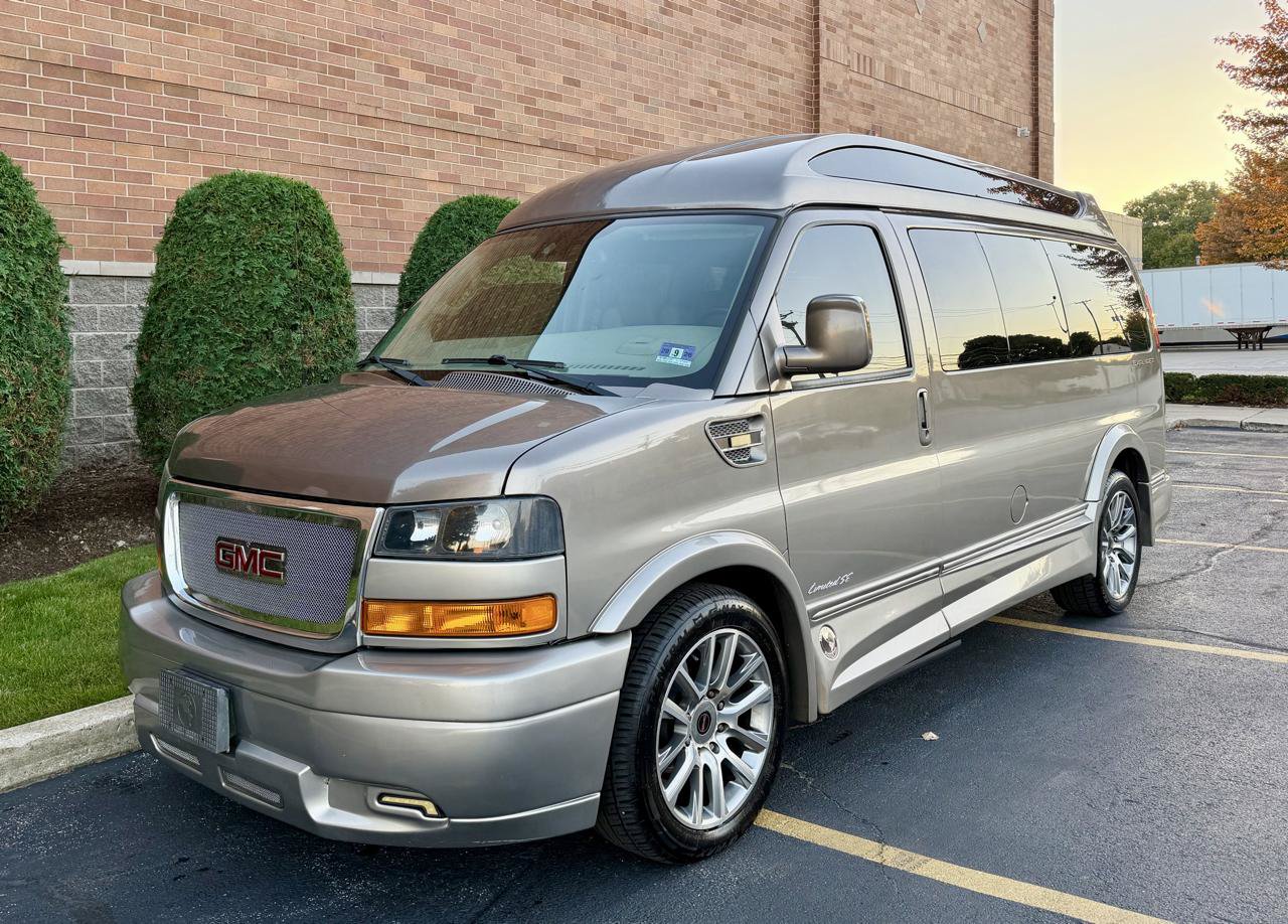 Used 2019 GMC Savana 2500 w/ Enhanced Convenience Package RWD image 4