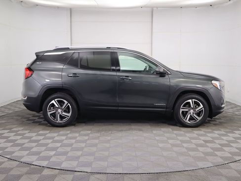 Used 2020 GMC Terrain SLT image 4