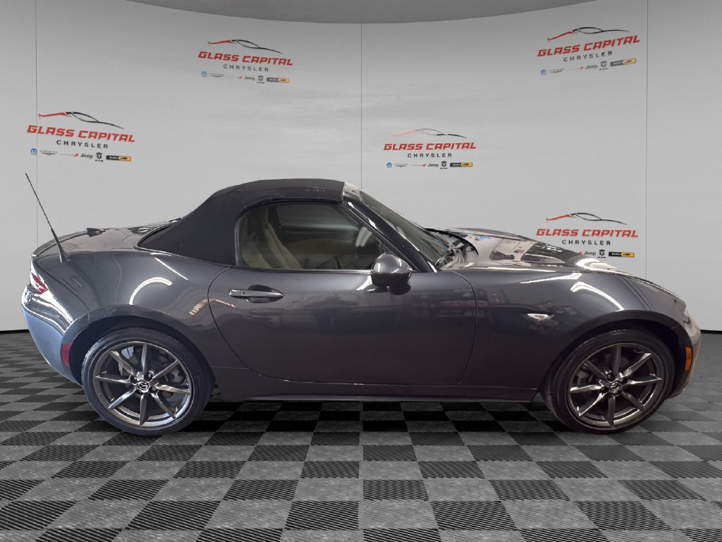Used 2016 MAZDA MX-5 Miata Grand Touring RWD image 8