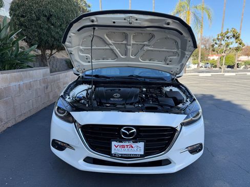 Used 2018 MAZDA MAZDA3 Grand Touring image 35