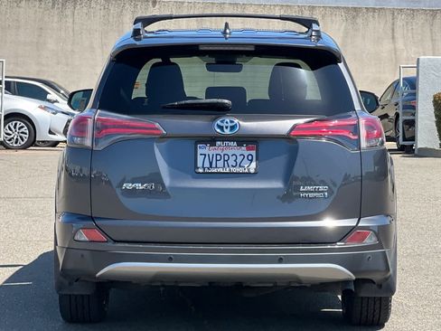 Used 2017 Toyota RAV4 Limited AWD/4WD image 8