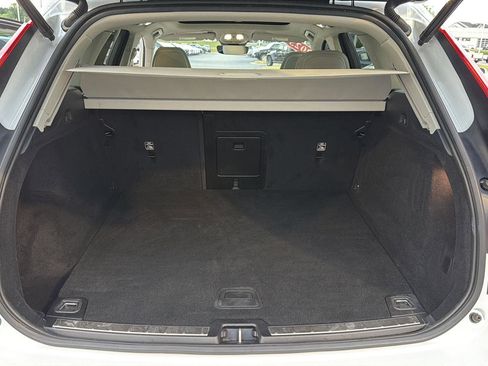 Used 2023 Volvo XC60 B5 Plus AWD/4WD image 35