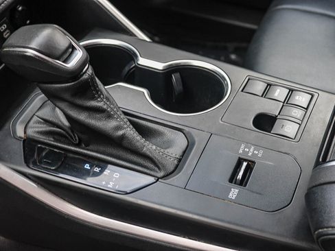 Used 2023 Toyota Highlander XLE w/ Protection Package #3 (TMS) image 20