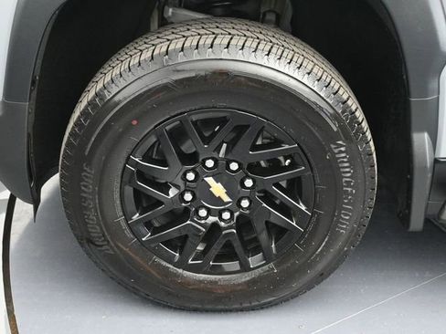 New 2025 Chevrolet Silverado EV LT image 24