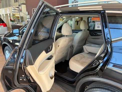 Used 2016 Nissan Rogue SV image 27