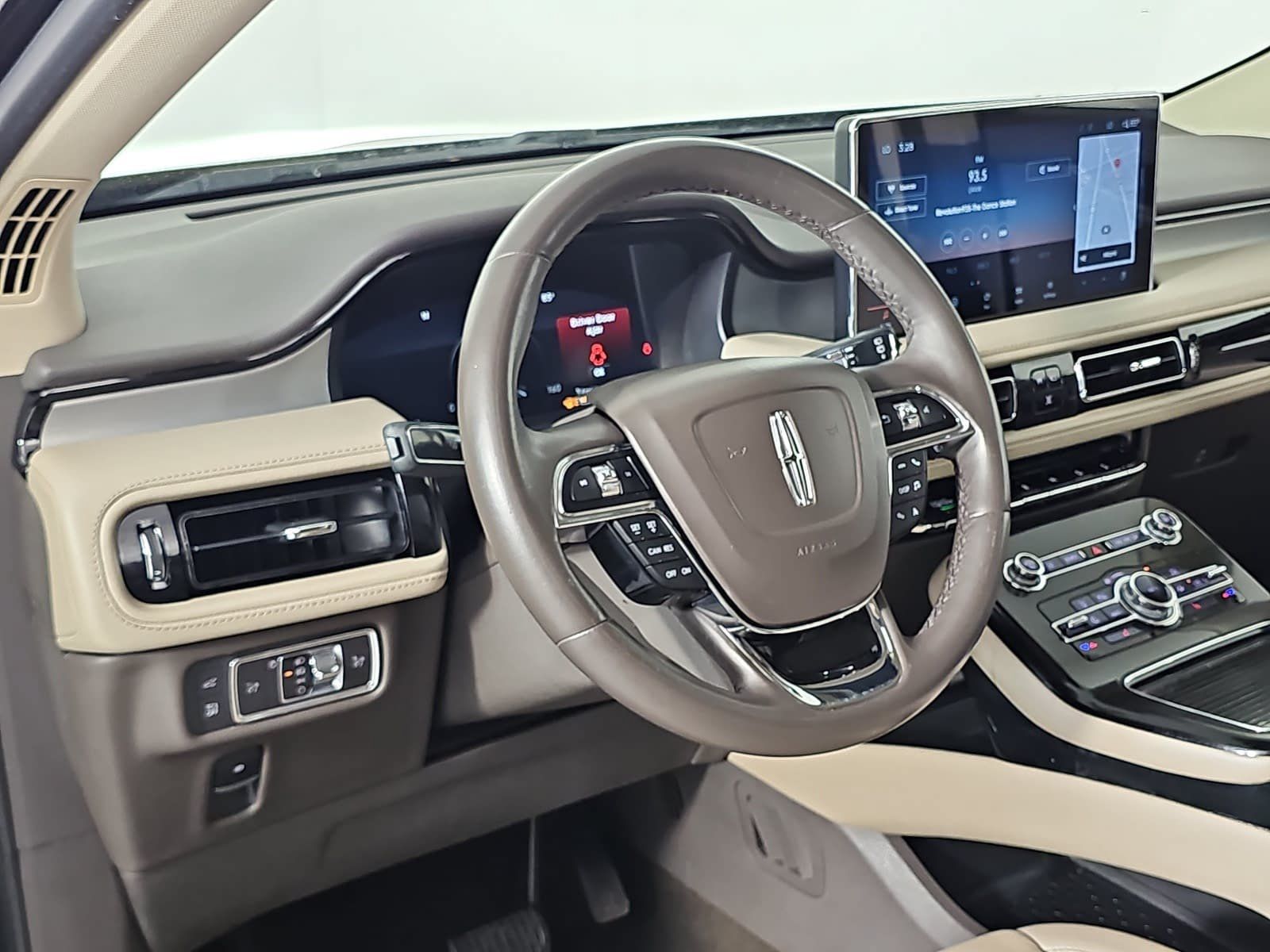 Used 2021 Lincoln Nautilus FWD w/ Equipment Group 101A image 15
