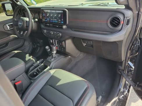 Used 2026 Jeep Wrangler Rubicon image 9