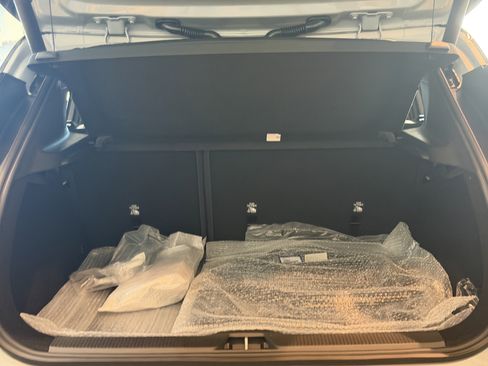 New 2026 Volvo EX30 Cross Country Ultra image 8