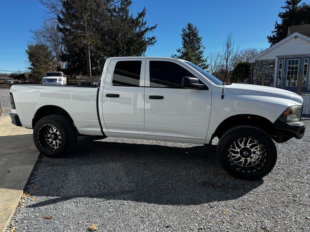 Used 2017 RAM 1500 Express w/ Express Value Package AWD/4WD image 4