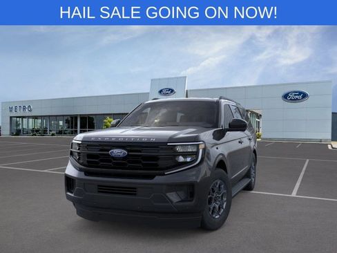 New 2025 Ford Expedition Active AWD/4WD image 2