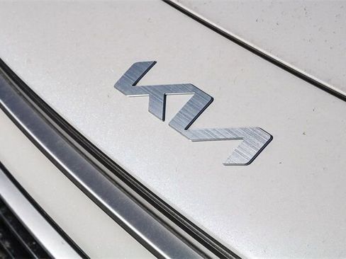 New 2025 Kia Niro EX image 5