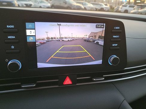 Used 2026 Hyundai Elantra SE FWD image 25