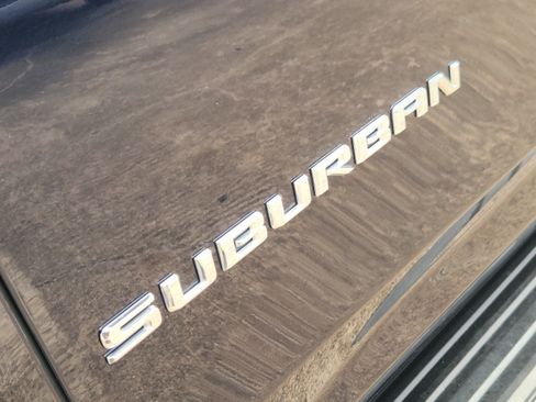 Used 2024 Chevrolet Suburban LT AWD/4WD image 12