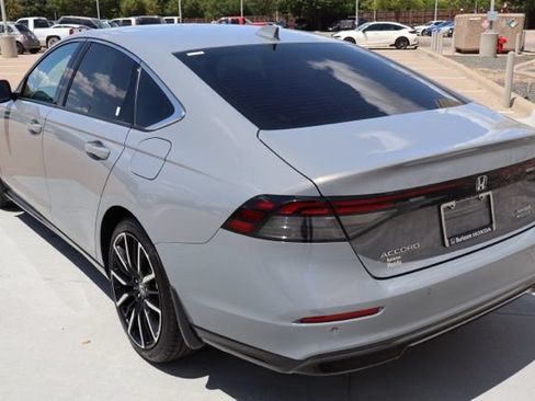 Used 2025 Honda Accord Touring image 4