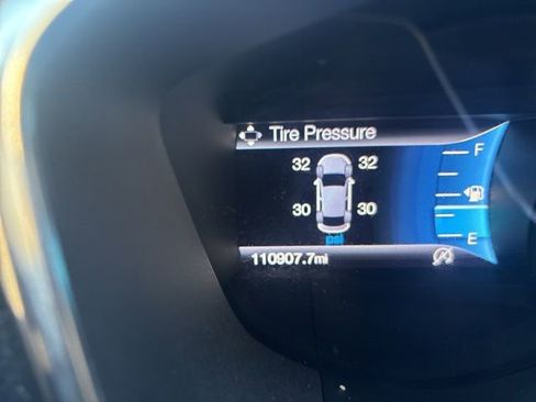 Used 2017 Ford Fusion SE w/ Fusion SE Technology Package image 29