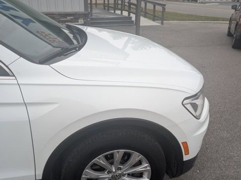 Used 2018 Volkswagen Tiguan SE w/ 3rd Row Seat Package image 14