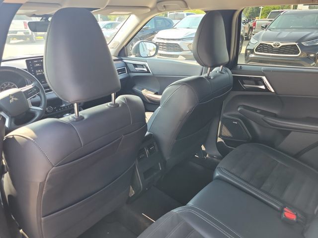 Used 2025 Mitsubishi Outlander SE AWD/4WD image 12