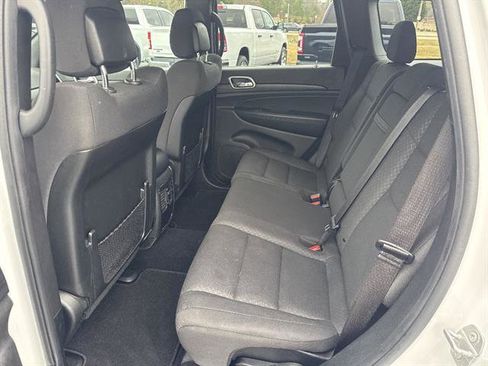 Used 2019 Jeep Grand Cherokee Laredo image 14