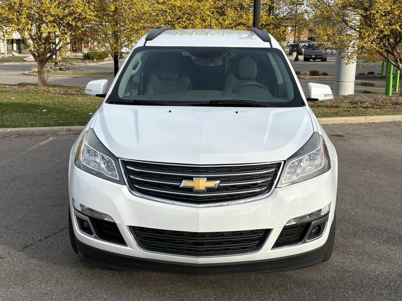 Used 2017 Chevrolet Traverse LT w/ Style and Technology Package FWD image 5