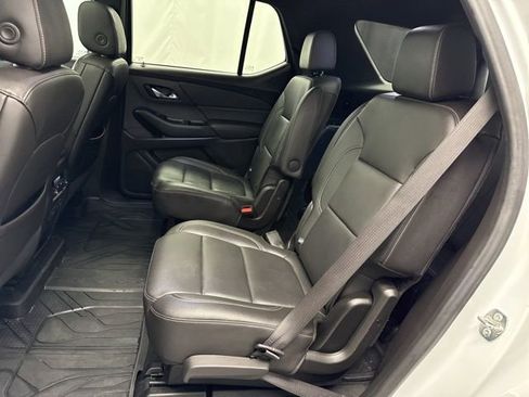 Used 2023 Chevrolet Traverse LT w/ LT Premium Package AWD/4WD image 25