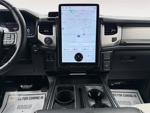 Used 2022 Ford F150 Lightning Platinum image 13