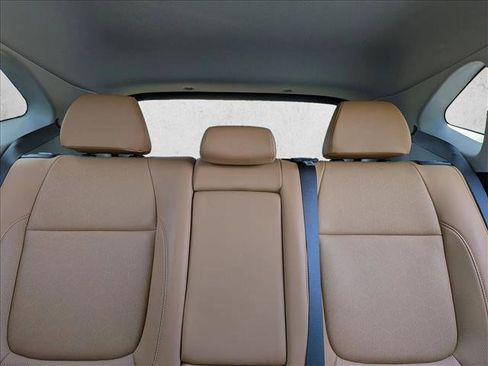 Used 2024 Kia Seltos EX FWD image 17