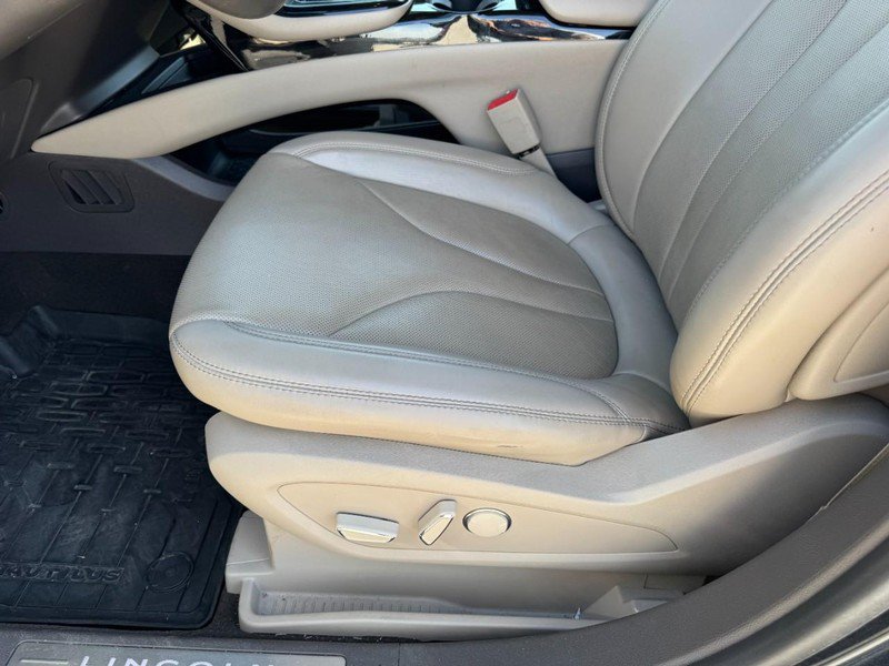 Certified 2023 Lincoln Nautilus Reserve w/ Luxury Package AWD/4WD image 23