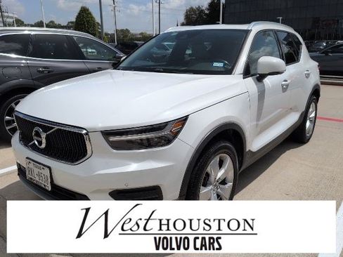 Used 2020 Volvo XC40 T5 Momentum AWD/4WD image 1