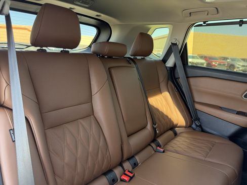 Used 2025 Nissan Rogue Platinum w/ Tech Package FWD image 39