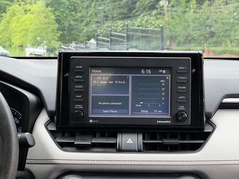 Used 2020 Toyota RAV4 XLE AWD/4WD image 44