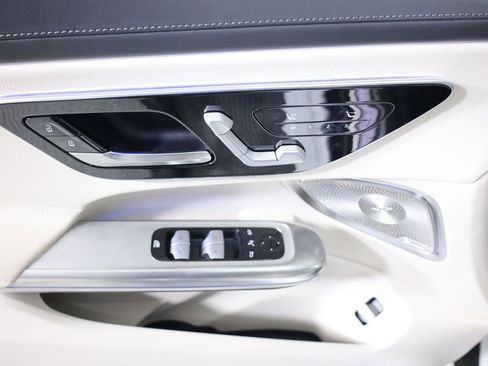 Used 2025 Mercedes-Benz CLE 450 4MATIC Cabriolet image 24