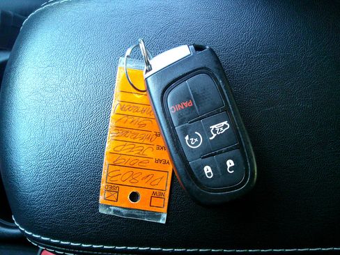 Used 2019 Jeep Cherokee Overland w/ Trailer Tow Group image 50