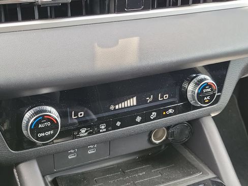 Used 2026 Mitsubishi Outlander ES FWD image 35