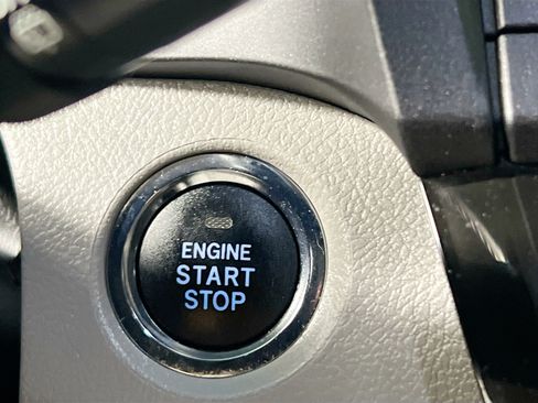 Used 2015 Toyota Sienna XLE w/ XLE Navigation Package FWD image 23