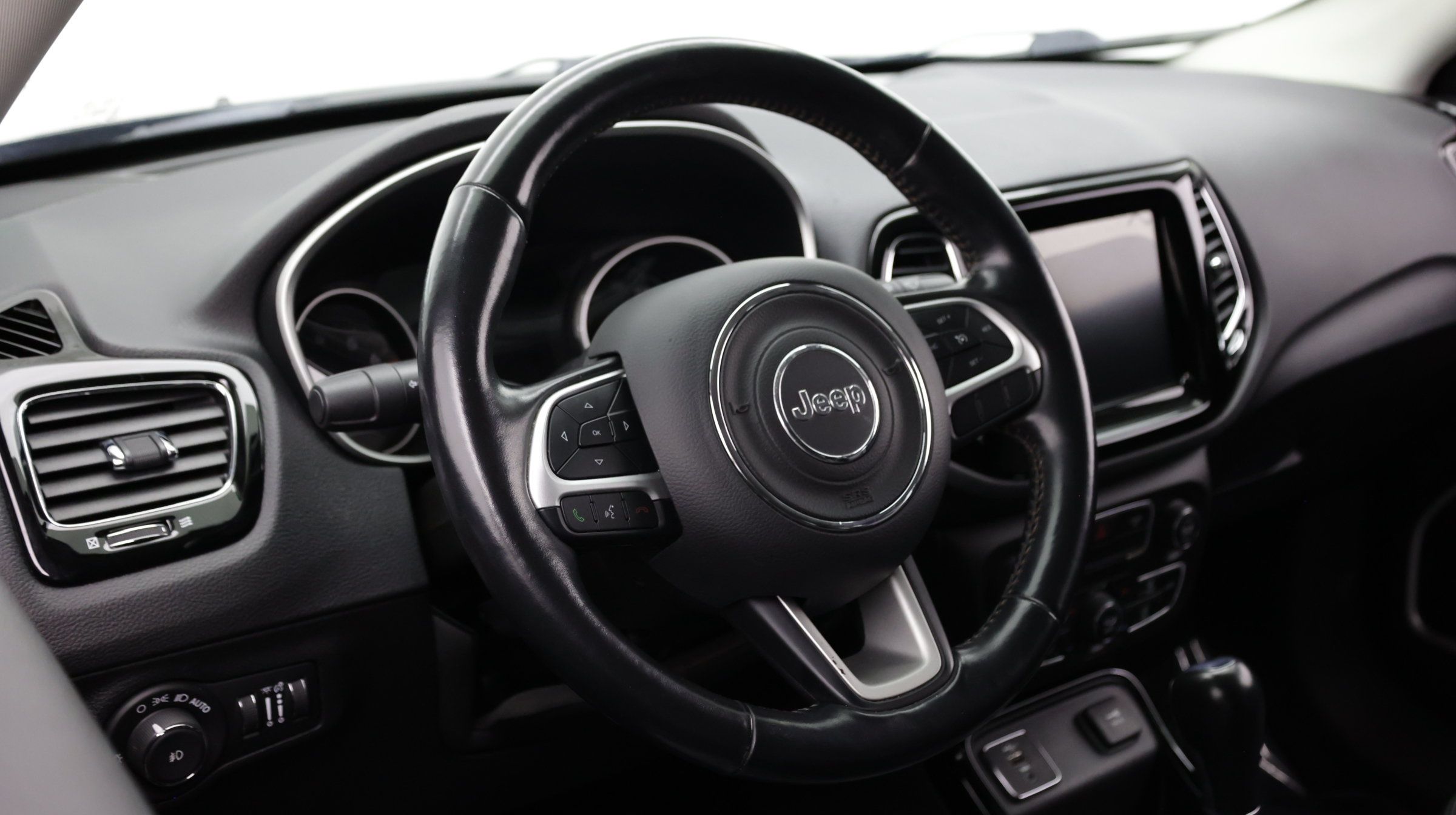 Used 2020 Jeep Compass Limited FWD image 11