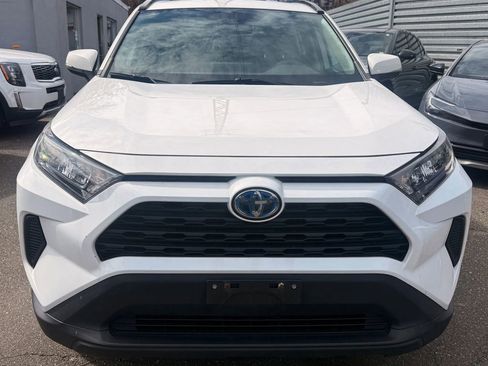 Used 2021 Toyota RAV4 LE image 2