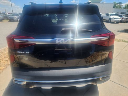 Used 2023 Kia Seltos S FWD image 4