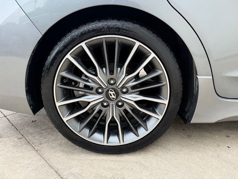 Used 2017 Hyundai Elantra Sport w/ Sport Premium Package 06 image 7