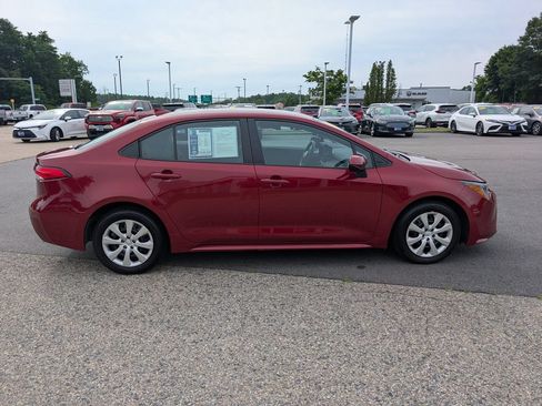 Used 2025 Toyota Corolla LE FWD image 7