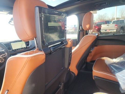New 2026 Chrysler Pacifica Pinnacle image 17